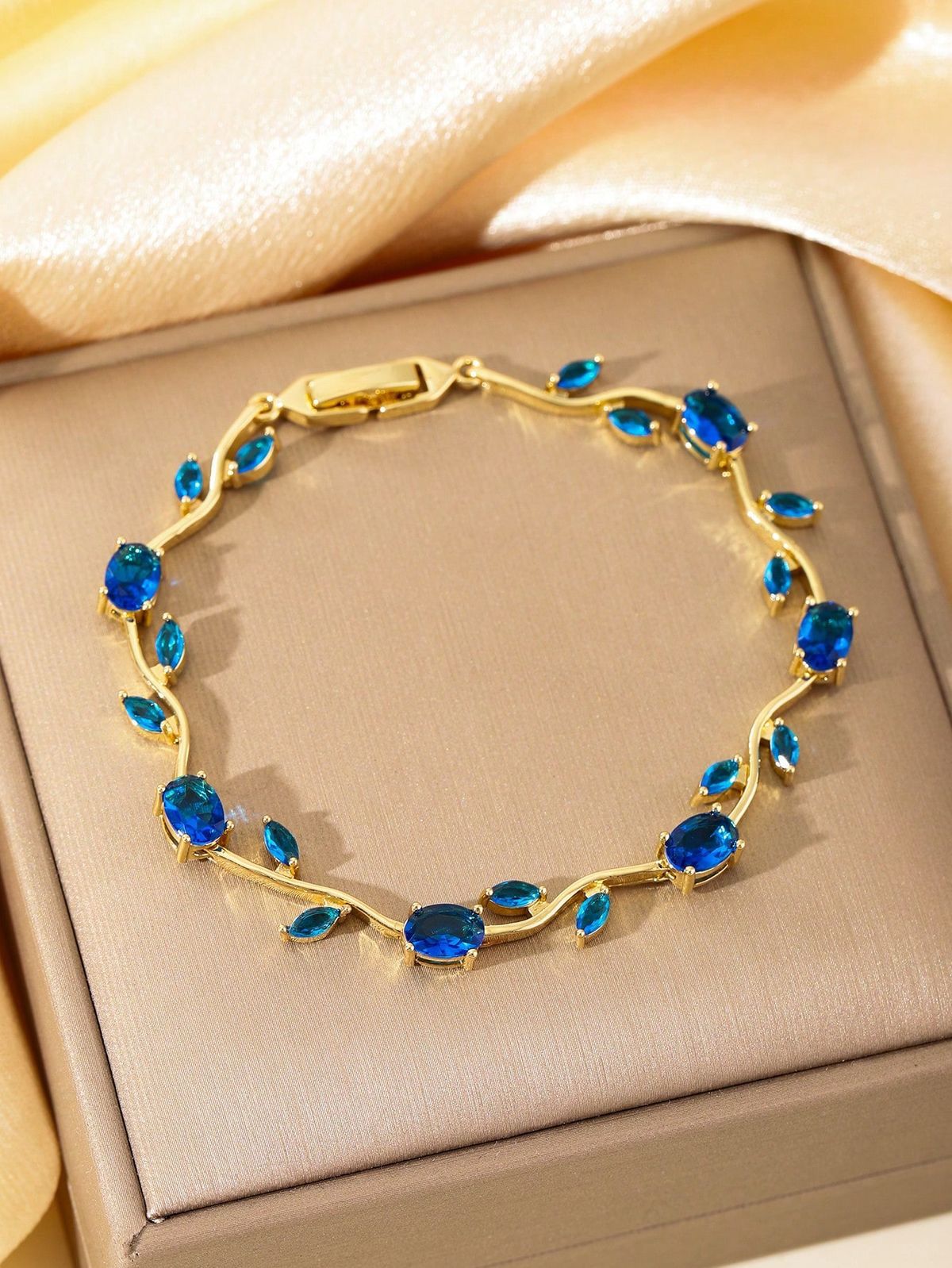 Luminous Design Gold Plated Crystal Stones Tulip Bracelet for Girls/Women