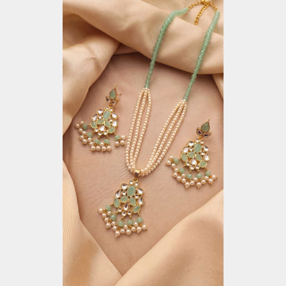 Glamorous Unique Design Crystal Stones Necklace Set for Girls/Women